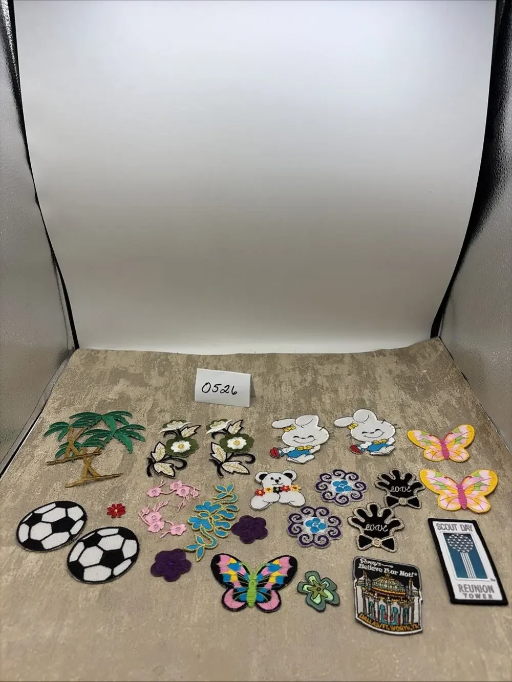 23 Pcs Random Assorted Embroidered Iron on Patches, Cute Sewing Applique for Jac
